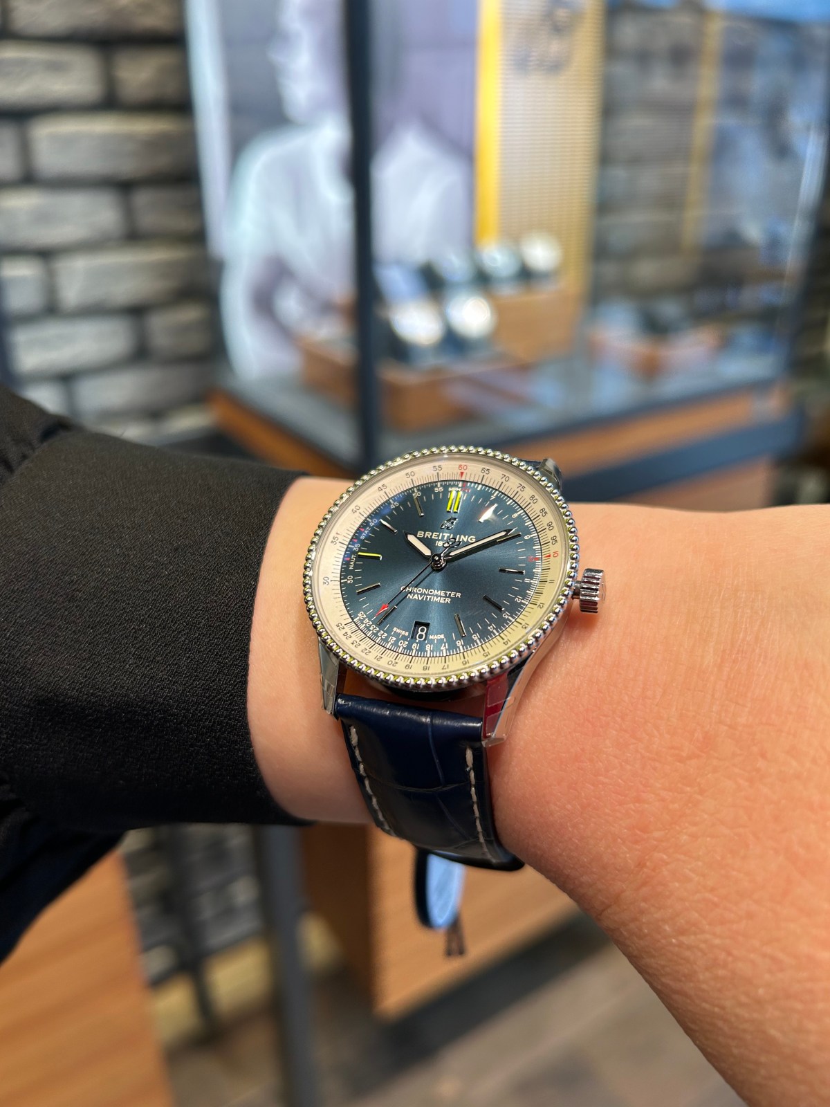 【小曦老師在英國百年靈】Navitimer 38 –&nbsp;Blue