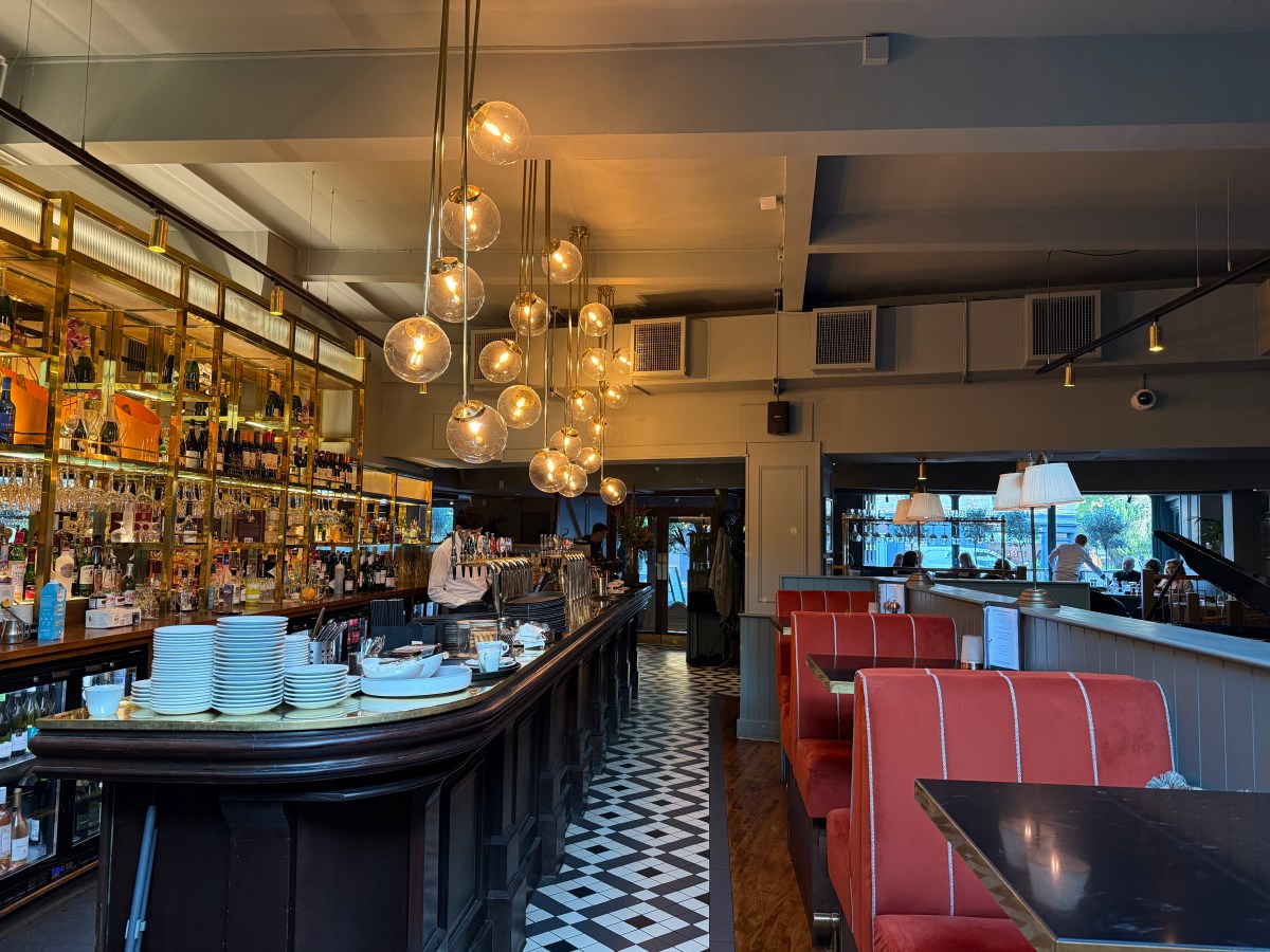 【小曦老師YMS同學會】2024聖誕聚會場勘：Browns Oxford